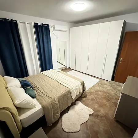 Dora Apartament *